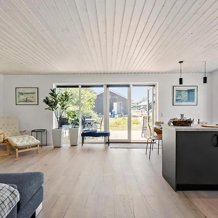 3 Bedroom Gorgeous In بيت للعطل